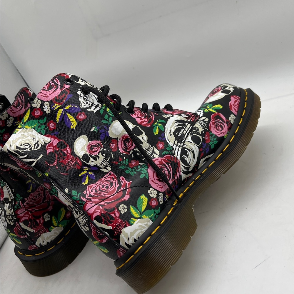 Dr Martens 1460 Pascal Rose Skull Lace Up Ankle Boots Women’s size 7 - Picture 9 of 12